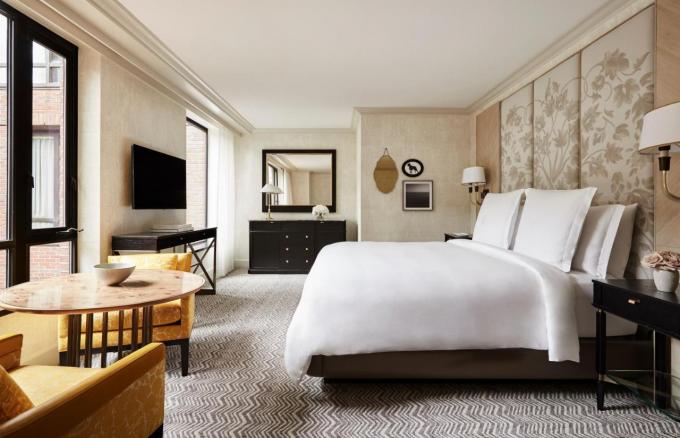 Solid Wood European 5 Star Hotel Furniture Luxury Customized 0
