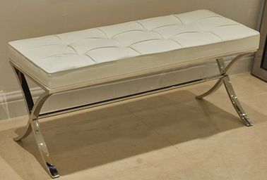 Harga yang bagus Button Tufted Leather Bedroom Ottoman Bench Durable With Mental Legs , Black Colors on line