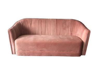 Harga yang bagus Hot 2018 New design pink  velvet tufted living room furniture sofa,velvet wedding sofa on line
